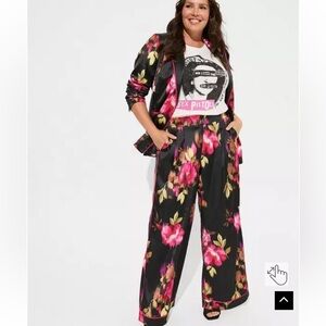Torrid Black Floral Satin Wide Leg High Rise Dress Pants with Piping 1R 14-16